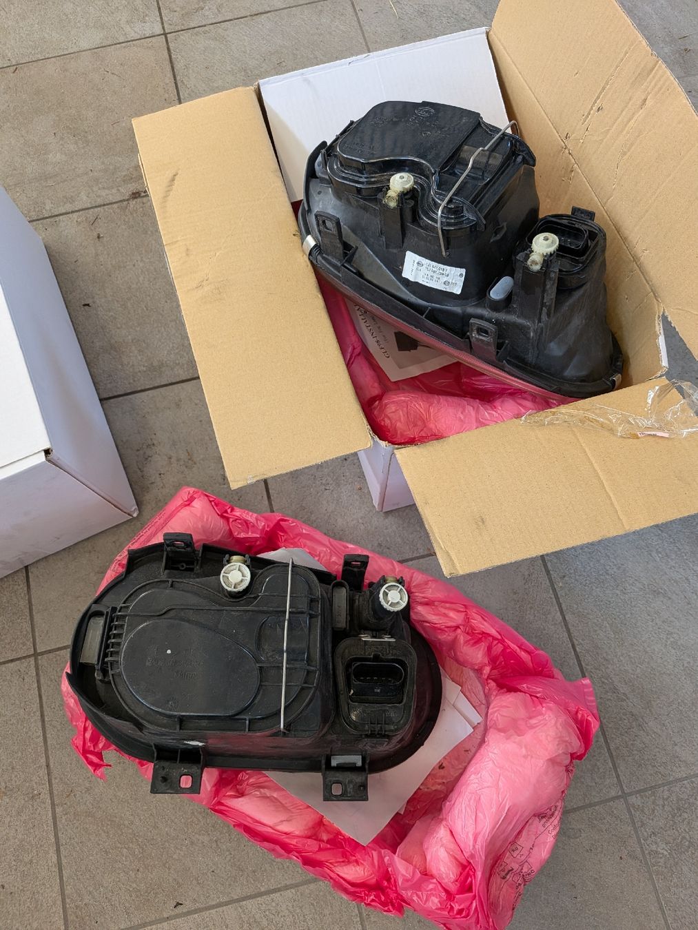 Valeo Scheinwerfer: VW Golf 4 Scheinwerfer paar Valeo – Gebraucht aus Wangen-Brüttisellen von Ericaebi 3