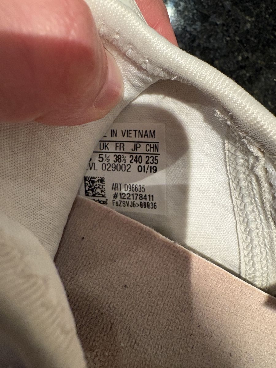 Damenschuhe: Adidas Sneaker weiss – Gebraucht aus Niederrohrdorf von jen_f6cj 1