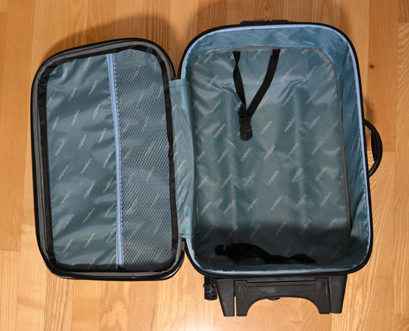 Valigie: schwarz roter Rollkoffer Lichao – Usato da Dietikon venduto da Bhelbling 4