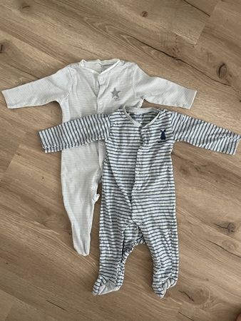 2 Pyjamas Gr. 68
