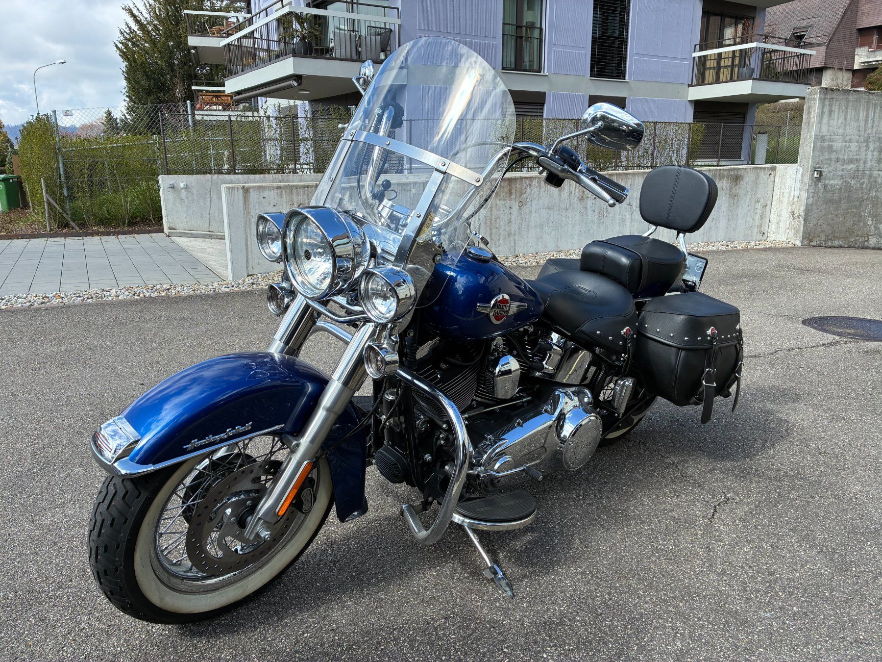 Harley-Davidson Chopper: Harley-Davidson FLSTC Softail Heritage Classic ABS – Usato da Zollikon venduto da proudhon 1