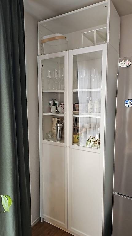 Vetrine: Vitrine mit Türen – Usato da Niederuzwil venduto da Liberatopixel