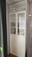 Vitrine mit Türen