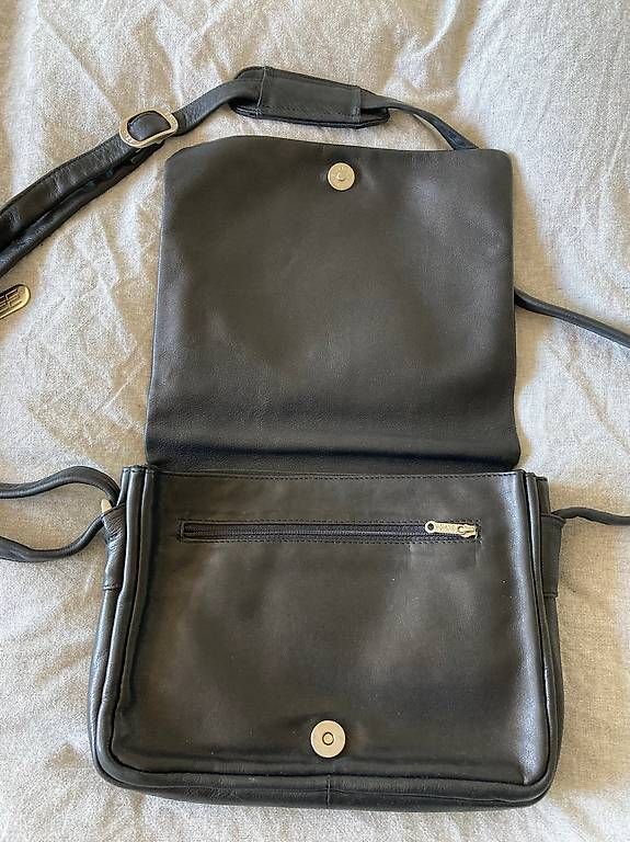 Borse da donna: Sac Bree cuir noir – Usato da Renens VD venduto da chrstn 1