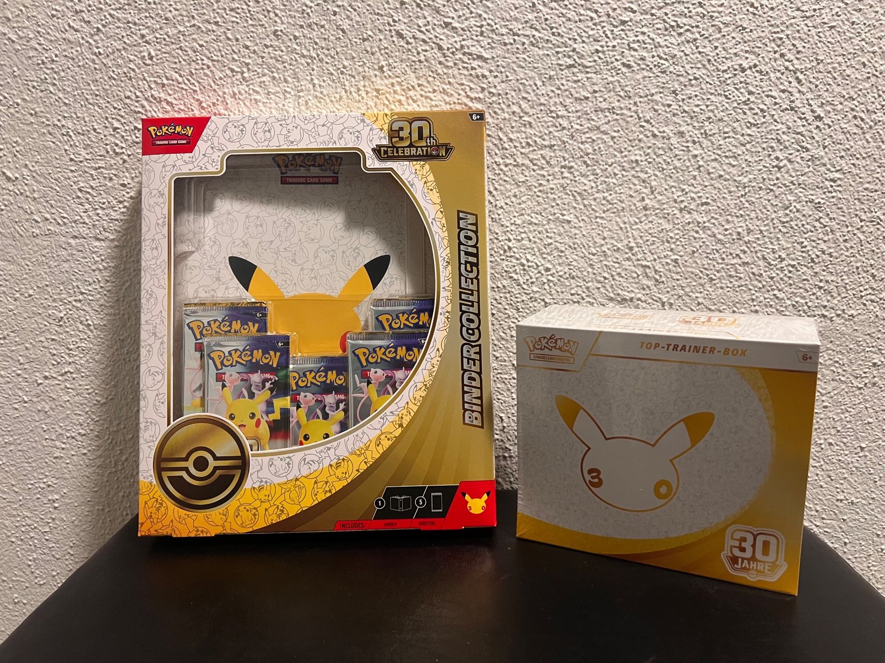 Pokémon Carte collezionabili: Pokémon DE TTB+Binder Collection 30th Celebration – Nuovo e nell'imballaggio originale da Winterthur venduto da on77z