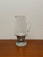 Vintage Wasserkrug auf massivem Fuss Glas Krug Handarbeit