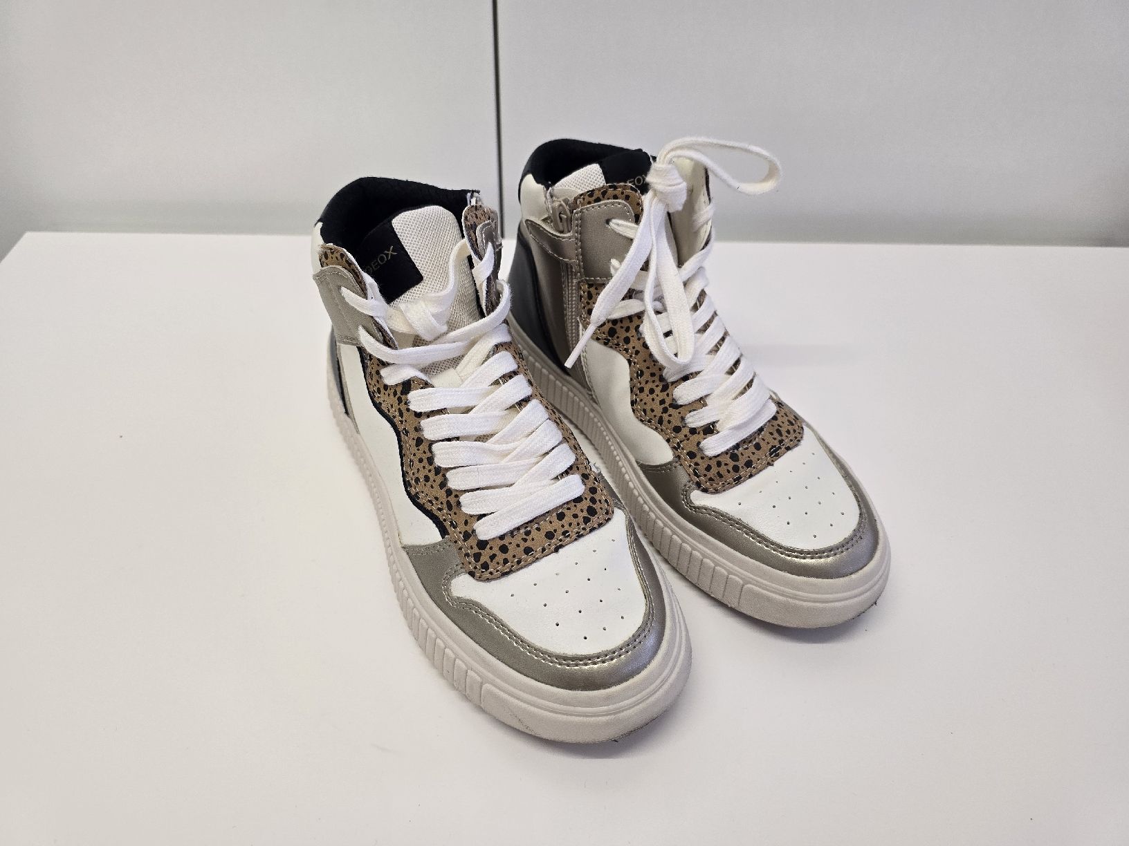 Geox Scarpe per ragazze: GEOX Hocher Sneaker, Gr.37 – Usato da St. Gallen venduto da CAPYCORP