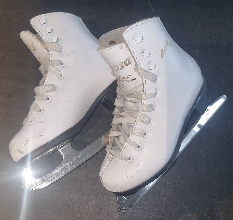 Pattini da ghiaccio: Schlittschuhe Graf Arosa Gold Gr.31 – Usato da Thalwil venduto da Mmgoldb