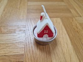 Weihnachskerze (rotes Haus mit Satteldach)
