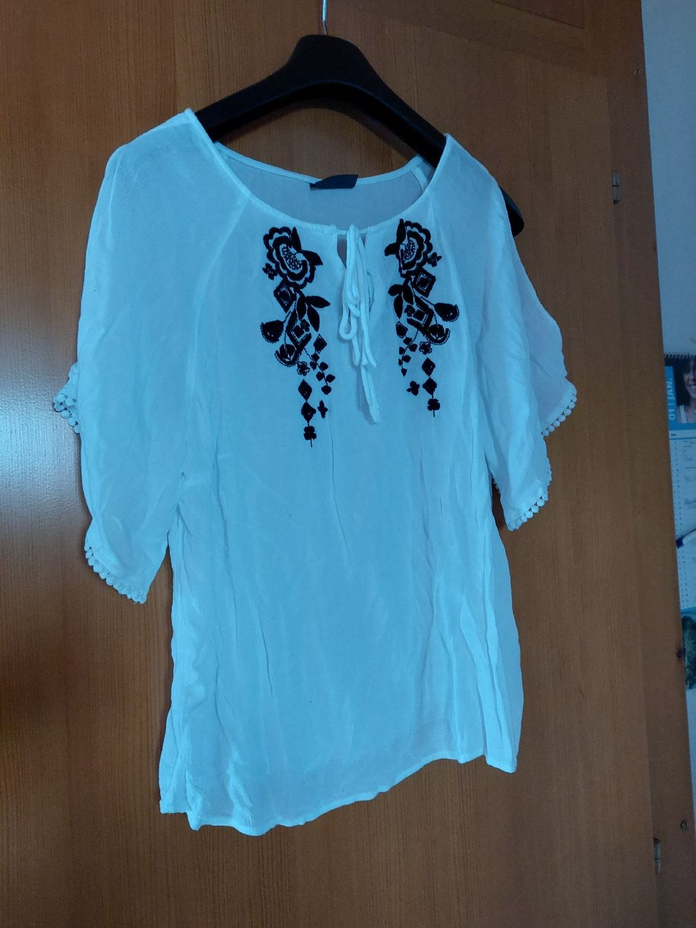 C&A Camicette: Weisse Sommerbluse mit Stickerei Gr. 44 – Usato da Aarberg venduto da Happy058