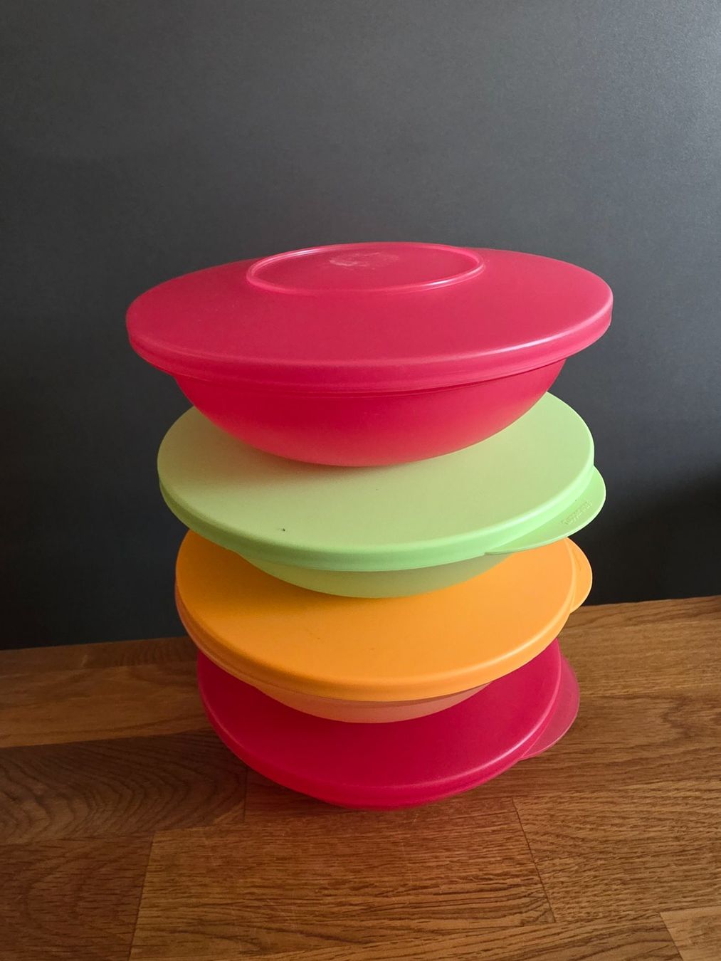 Tupperware Contenitori & Simili: Tupperware Schüsseln 4er Set, verschliessbar, Top! – Usato da Laufenburg venduto da may_r2st
