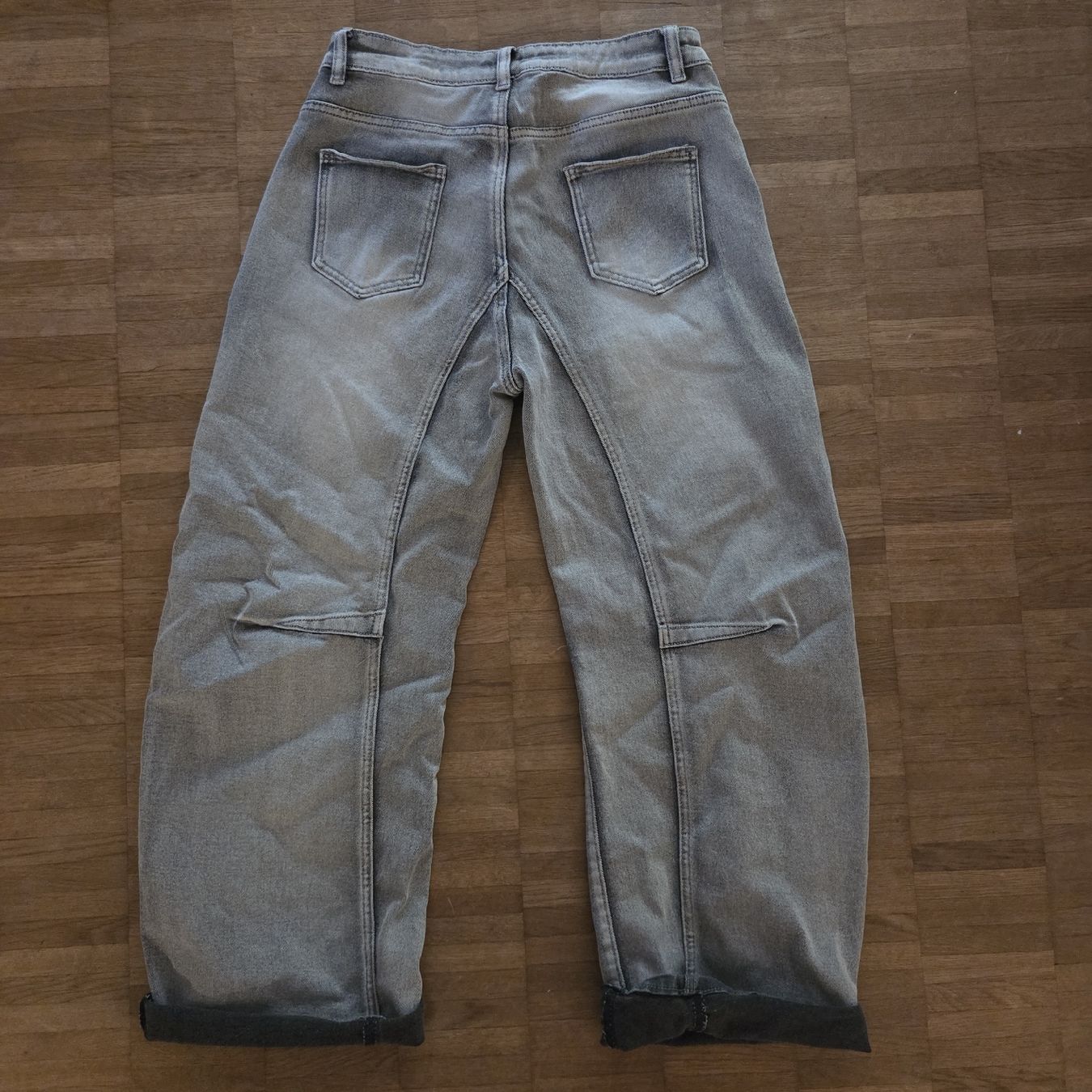 Jeans: Barrel Jeans grau Gr. L elastisch – Usato da Näfels venduto da CH.Kchlineknopf 2