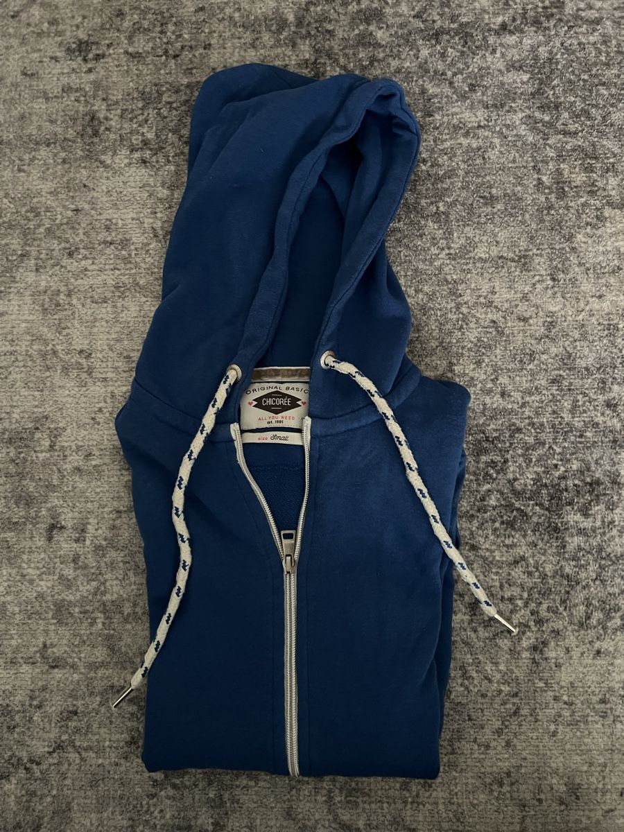 Giacche: Blauer Kapuzenpullover Grösse S.CHICORÉE – Usato da Siebnen venduto da toshi123 3