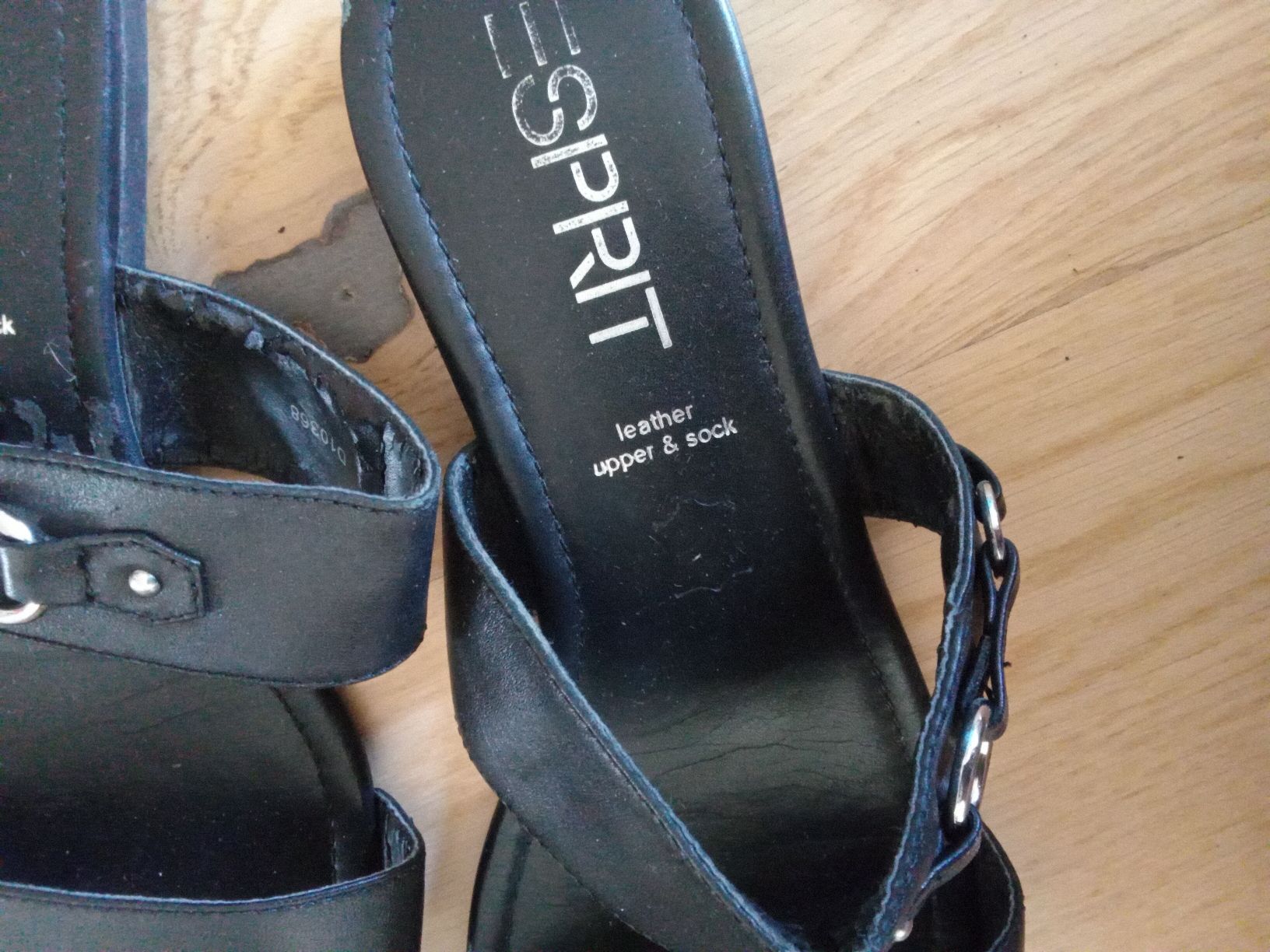 Esprit Scarpe da donna: Sandalen Leder Esprit Gr 40 – Usato da Oberengstringen venduto da Pepper6 2