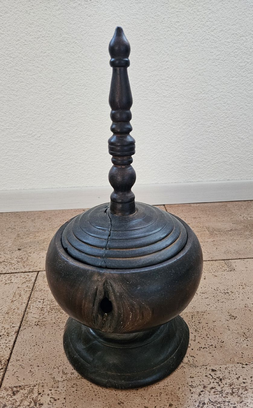 Articoli in legno: Holz Dose mit Deckel und Ständer dunkelbraun – Usato da Ottikon b.Kemptthal venduto da Jigsaw1 8