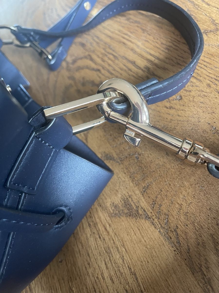 Borse da donna: Handtasche / Umhängetasche in dunkelblau – Usato da Kloten venduto da Bevandes 5