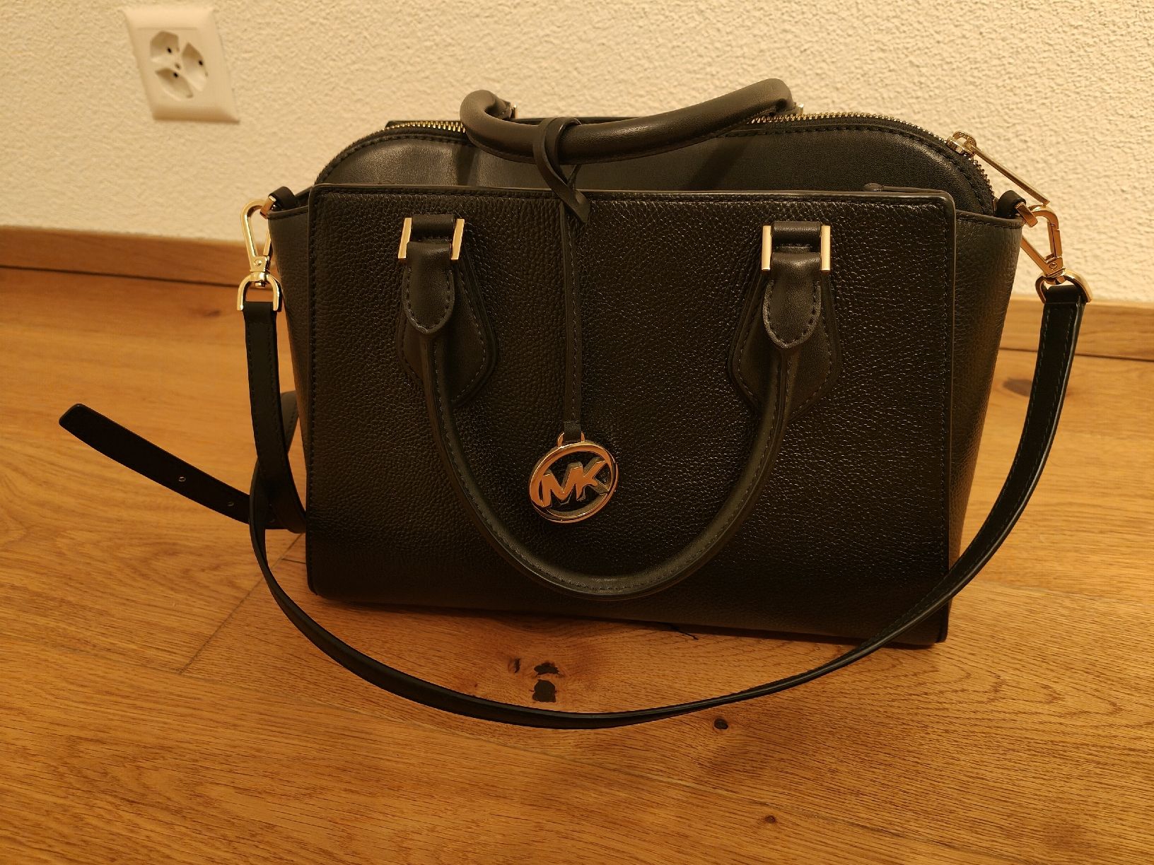 Michael Kors Taschen für Damen: Michael Kors Damen Tasche schwarz Leder – Neu (gemäss Beschreibung) aus Altdorf UR von fga_8v2t