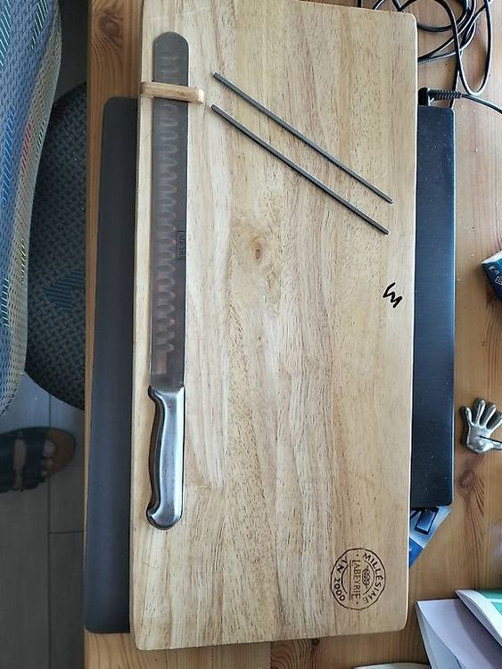 Fire World Planche à Saumon Flammé Premium – Hêtre Naturel & Support Inox Ajustable – Pour Un Saumon Grillé Au Feu Parfait !