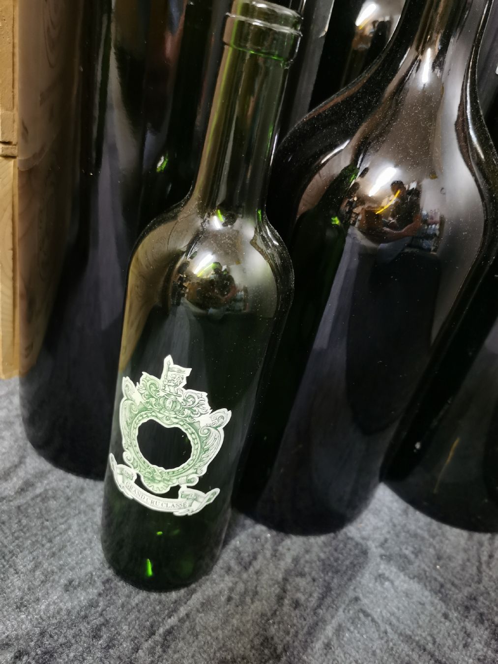 Verres, cruches & bouteilles: 7x dekorative Weinflaschen  – D'occasion à Wetzikon ZH par Tothart 6