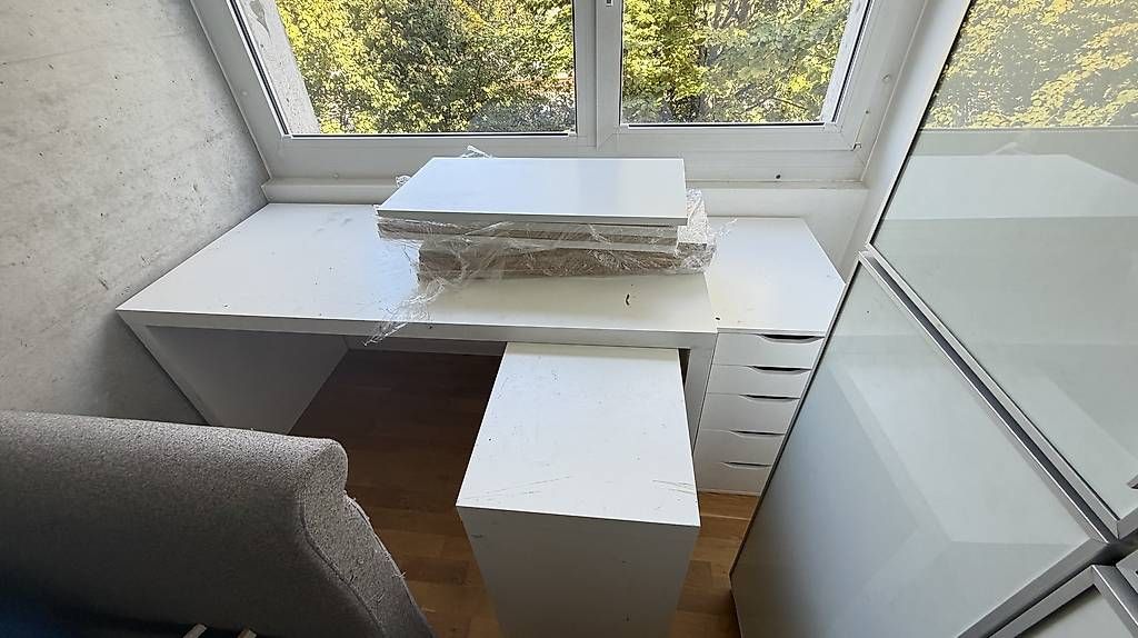 Bureaux: Eckschreibtisch  – D'occasion à Neuenegg par dur_b79r