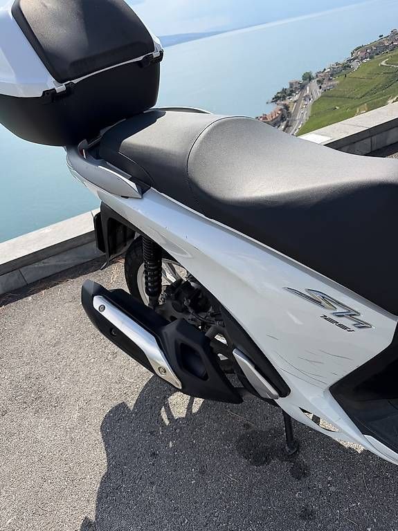 Scooters: Honda SH125i – Gebraucht aus Chardonne von fra_8g2f 2