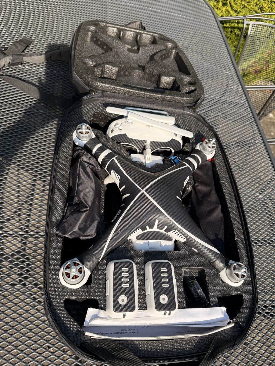 DJI Modellismo RC: DJI Drohne Phantom 3 professionell  – Usato da Sachseln venduto da bas_6n9t 3