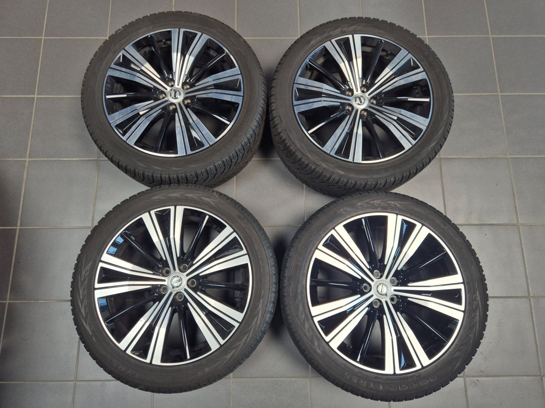 Volvo Pneus & Roues: Winterräder 20" Volvo XC60 – D'occasion à Winterthur par WEWi-Ersatzteile