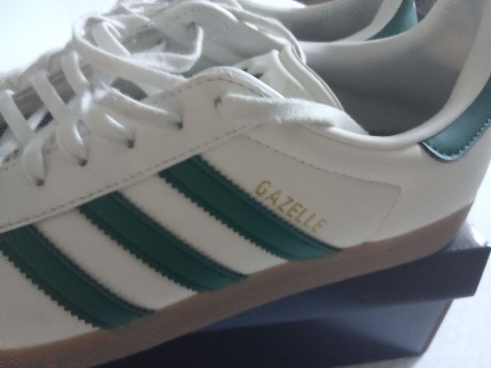 Adidas Herrenschuhe: Adidas Gazelle Grösse 44 – Gebraucht aus Liebefeld von CD-Urs