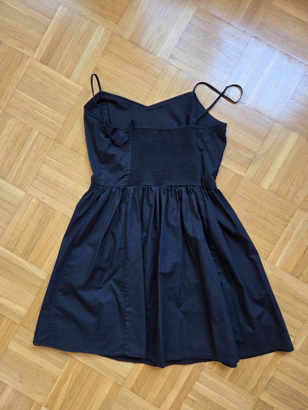 H&M Kleider: Robe noire courte – Gebraucht aus Grand-Lancy von jess.gms 2