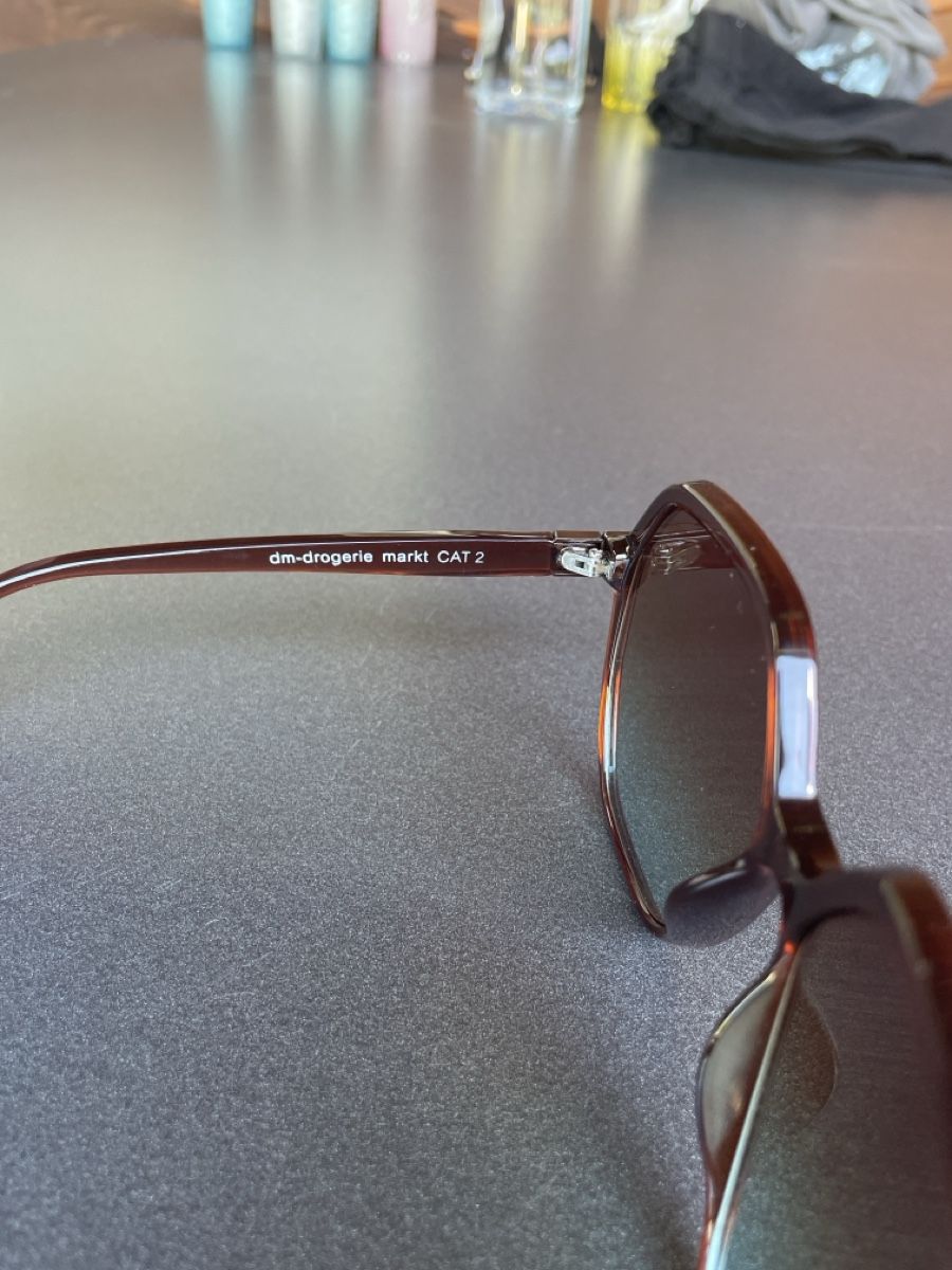 Occhiali & Lenti: Sonnenbrille nie getragen – Usato da Wahlen b. Laufen venduto da Salome7 4