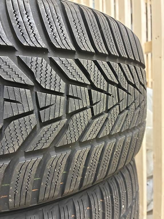 Sonstiges Schreiben & Zeichnen: Winterreifen Hankook 255 40 19 – Gebraucht aus Neuenhof von Gt5.Performance_ 2