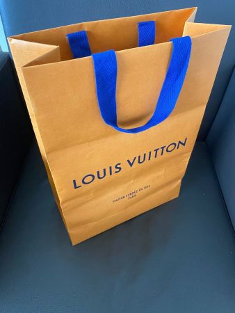 Louis Vuitton Papiertasche