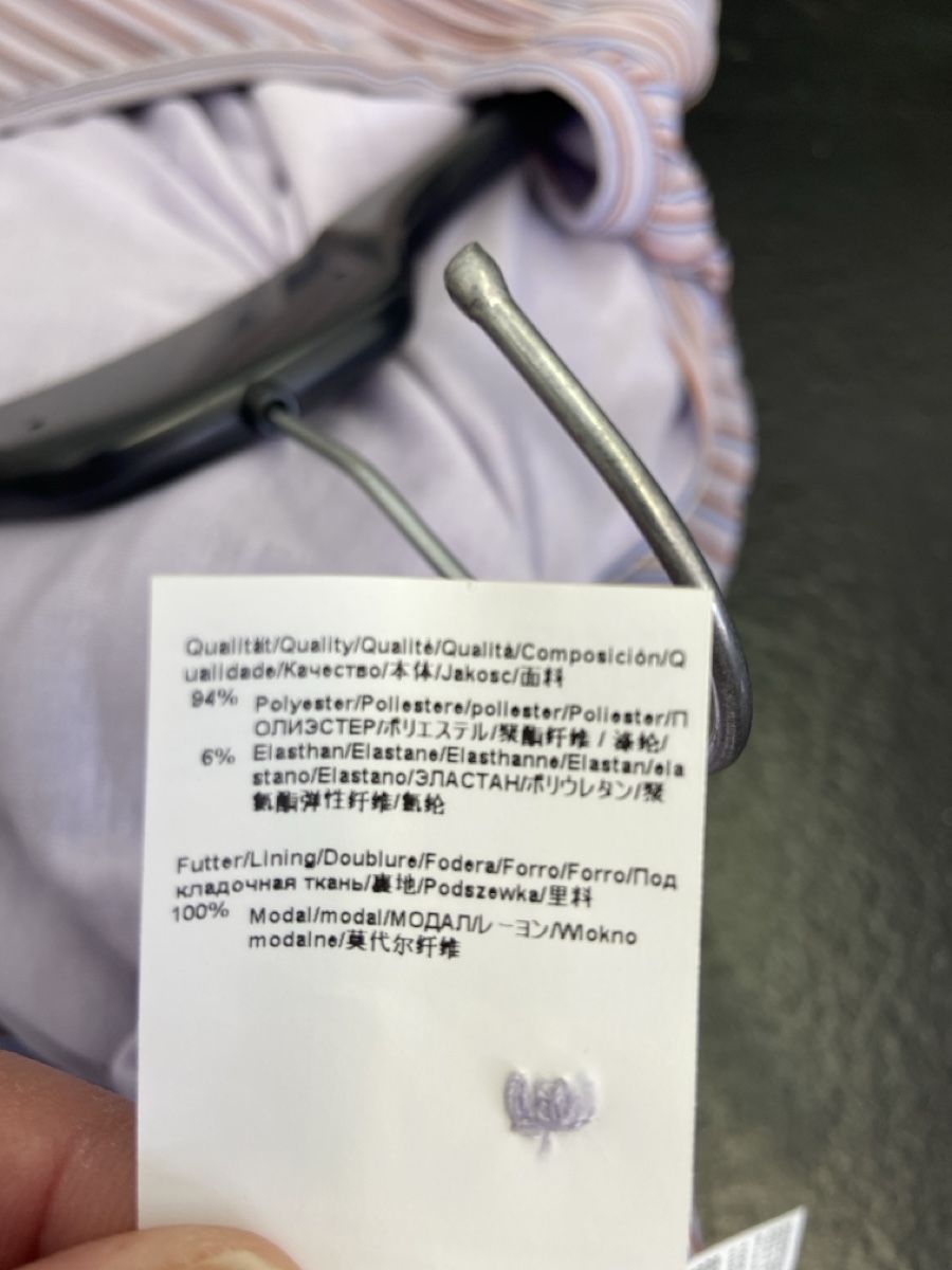 Hugo Boss Robes: Hugo Boss Kleid mega – D'occasion à Olten par AtelierSecondhand23 4