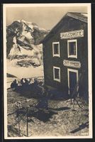 Diavolezzahütte mit Wanderer bei der Ra