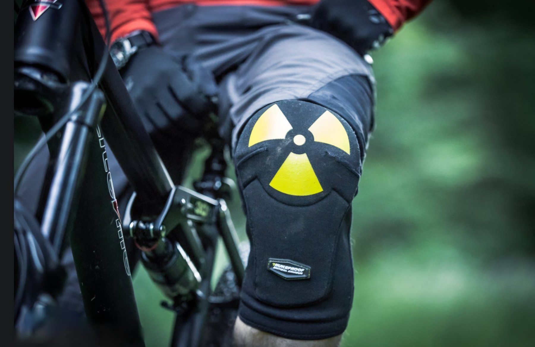Protezioni & Imbottiture: Nukeproof Critical Enduro Ellbogenschoner Gr. M – Nuovo e nell'imballaggio originale da Braunau venduto da Via_Maistra_Sport