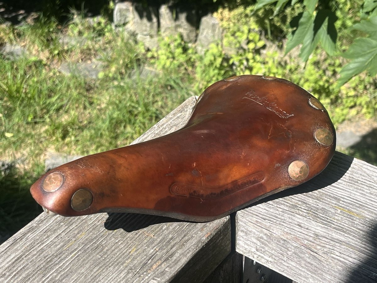 Brooks Pièces détachées: Oldtimer BROOKS Professional Pre-Softened  Leder-Velosattel – D'occasion à Wiesenberg par swissantik 4