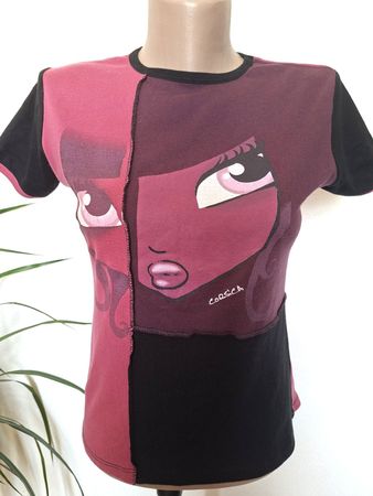 T-Shirt Graphic MISS UP– Imprimé visage– Taille M