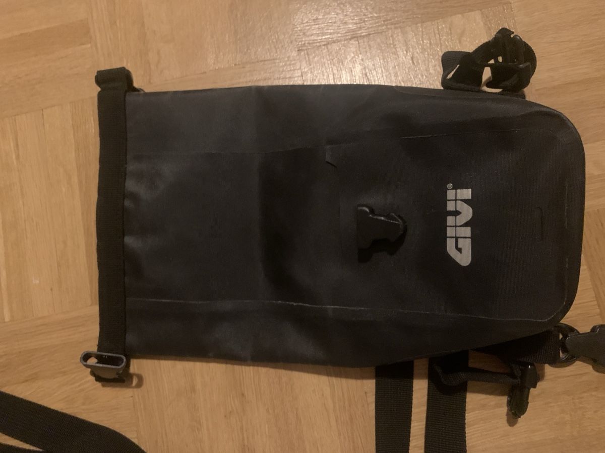 Givi Borse: Pochette de jambe pour motard – Nuovo (secondo la descrizione) da Yverdon-les-Bains venduto da Luca_Ald 1