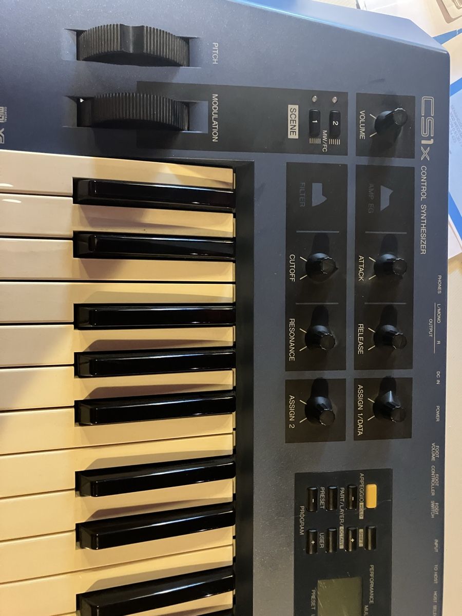 Yamaha Instruments de musique: Yamaha CS1x Control Synthesizer gebraucht – D'occasion à Dagmersellen par Mahler 1