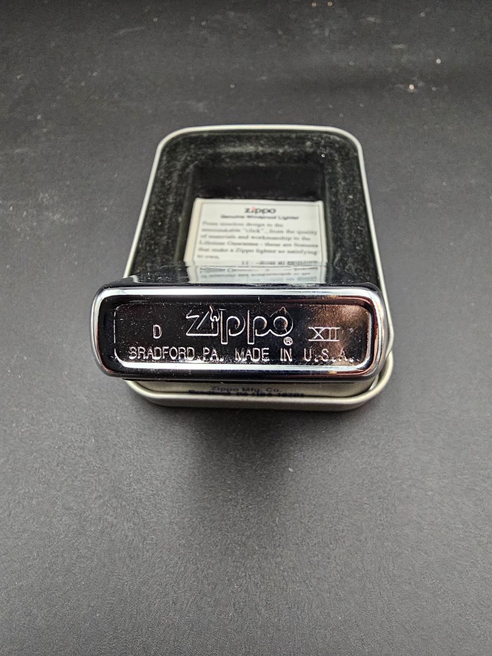 Zippo Accendini: Zippo Chef Amérindien, 1997 objet collection  jamais utilisé – Nuovo e nell'imballaggio originale da Genève venduto da Djoff 1