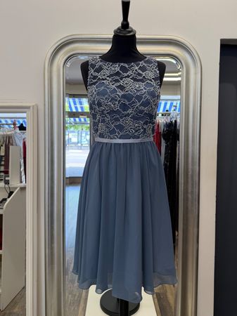 Schickes Spitzenmieder silber / hell grau Kleid Gr 36