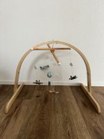 Spielbogen mit Flugzeug Mobile