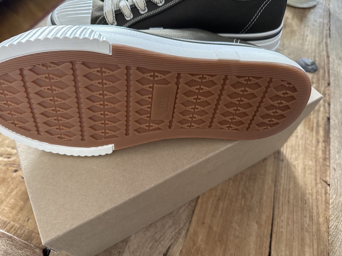 Scarpe da uomo: Ami Sneakers – Nuovo (secondo la descrizione) da Bülach venduto da Suters0403 3