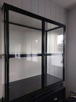 Vitrine aus Glas
