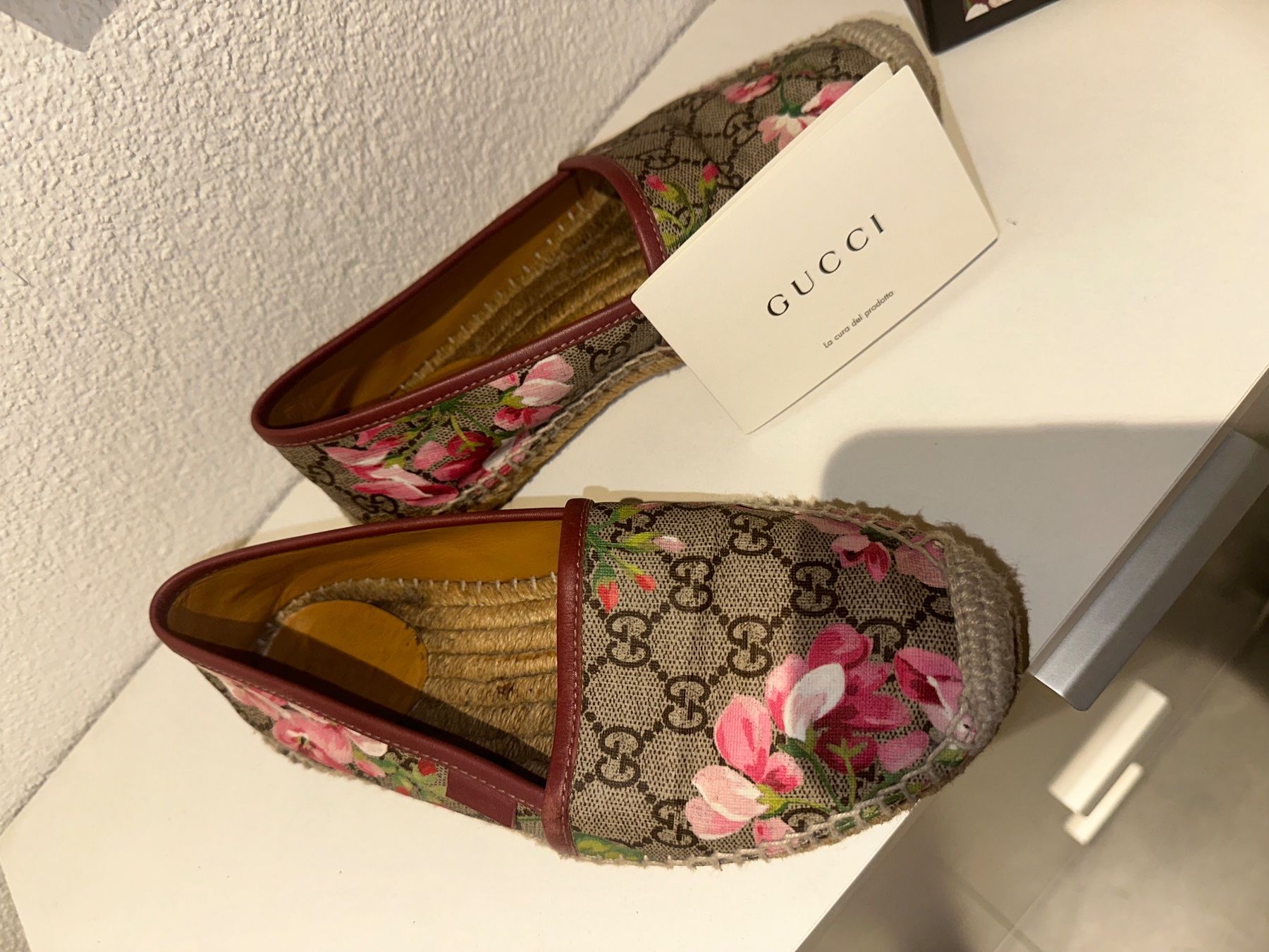 Gucci Scarpe da donna: Gucci Espadrilles Schuhe, Blumenmuster, Grösse 36.5/37 – Nuovo (secondo la descrizione) da Ottenbach venduto da Irinaberther 1