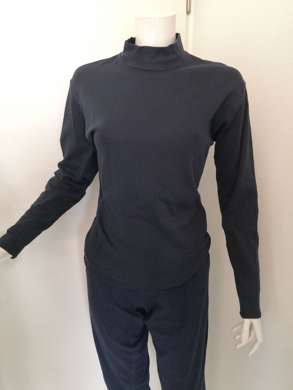 Negligees & Pigiami: 🤩LEABLE JOGGING-ANZUG PULLOVER & HOSE DUNKELBLAU – Usato da Olten venduto da Naja-Twins-Twins 3