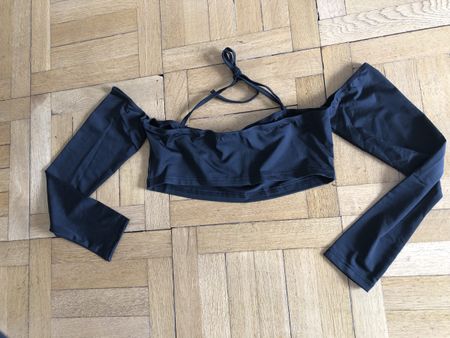 Top noir, t L. parfait pour l'ete! NEUF