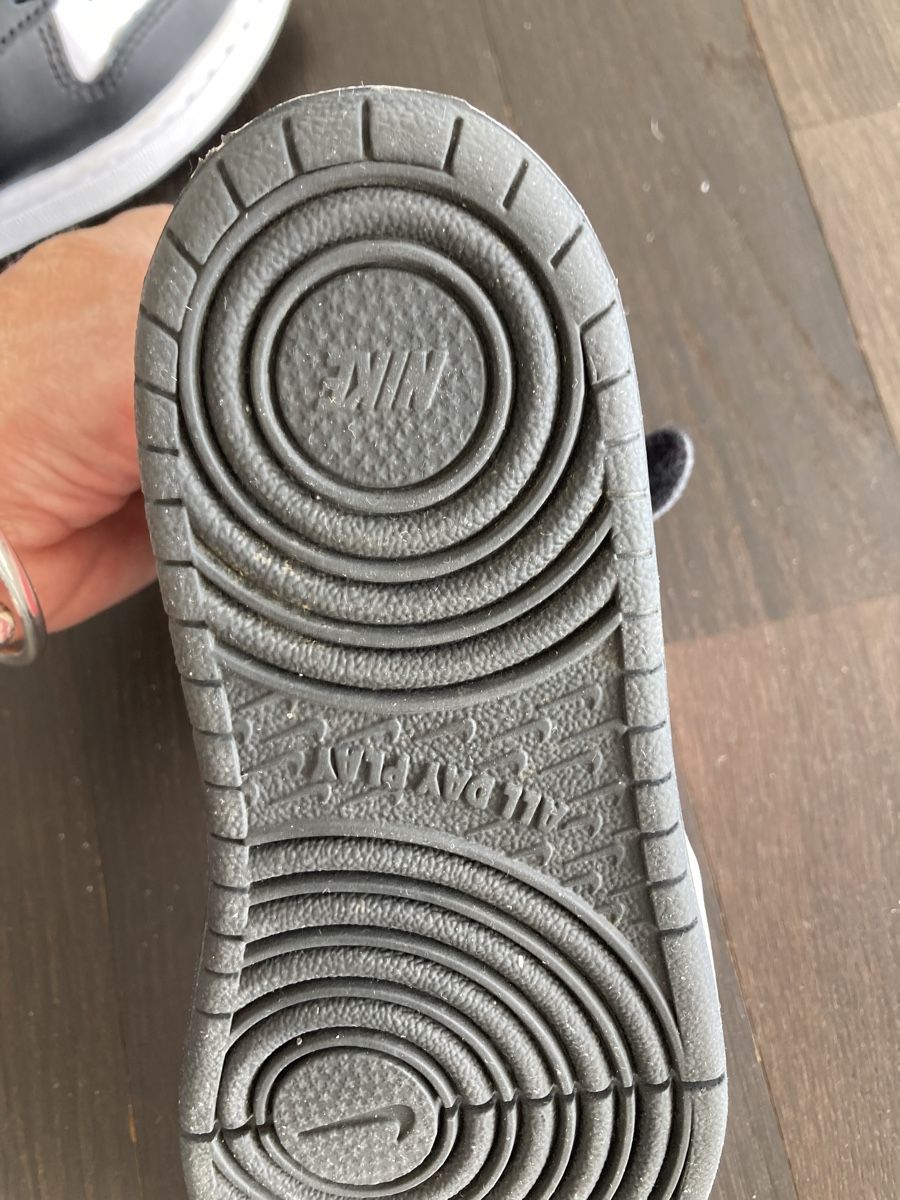 Chaussures filles: Nike Sneaker, Kinder – D'occasion à Wetzikon ZH par Geri73 7