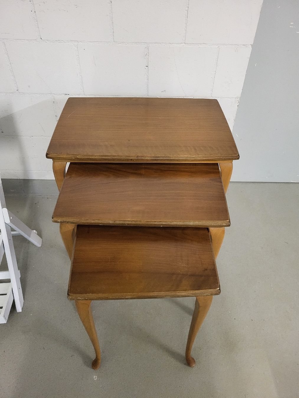 Set di tavolo e panche: Beistelltisch 3-teilig – Usato da Ostermundigen venduto da chris5z7k