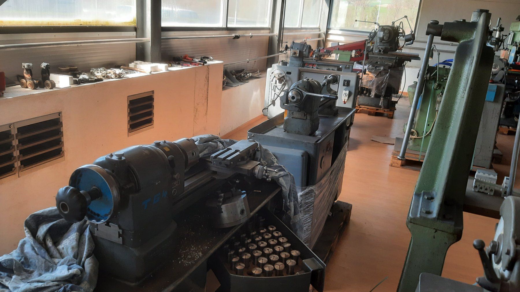 Schaublin Tutte le macchine: Fraiseuse, tours 102, Presses – Usato da Montsevelier venduto da lachatfred 6